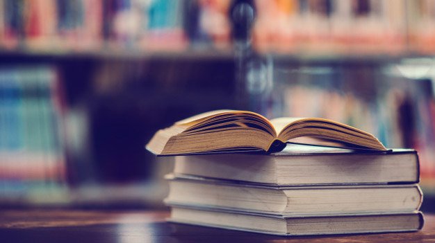 libro-biblioteca-libro-texto-abierto_1150-5918