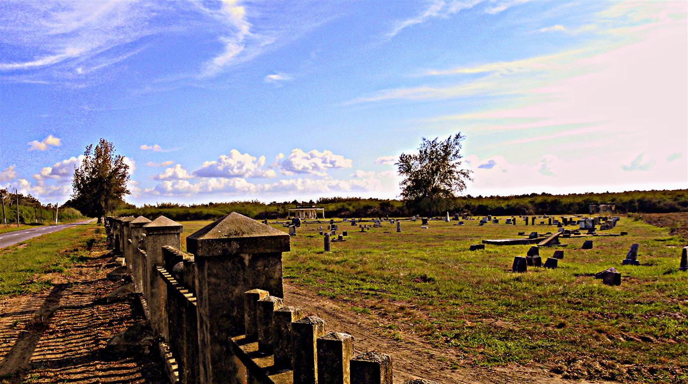 Cementerio de Columbia en la Isla de la Juventud después de la restauración. Foto: Arsenio Manuel Sánchez Pantoja
