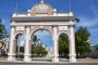 El Arco de los Obreros de Cienfuegos a la República Cubana, ubicado en el parque Martí es el único de su tipo existente en Cuba (Foto: Modesto Gutiérrez Cabo)