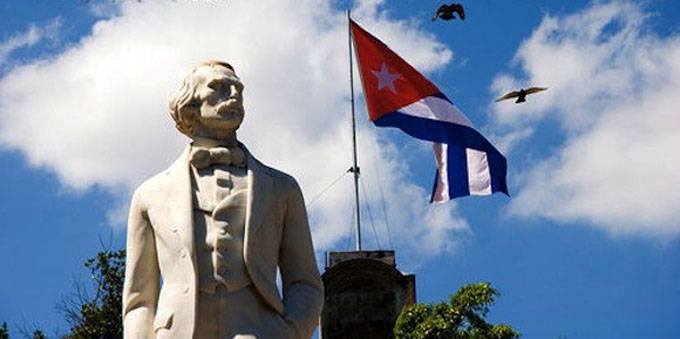 carlos-manuel-de-cespedes-monumento-en-bayamo