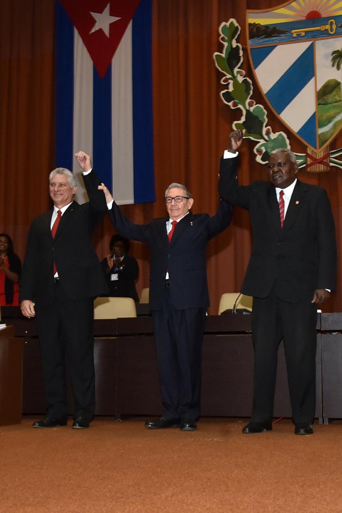 El texto constitucional ha sido fruto del trabajo mancomunado de quienes tuvimos el privilegio de acompañar a Fidel, y de los “pinos nuevos”, precisó Raúl. Foto: Estudios Revolución