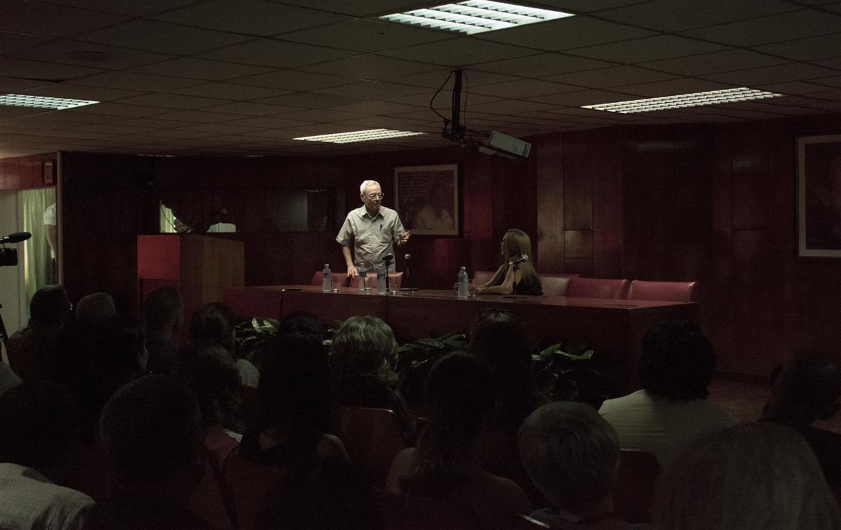 CONFERENCIA LEAL 1 (Medium)