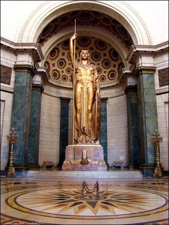 IMG_estatua_cubana_2_1_315IBKKP_L148903159 (Medium)