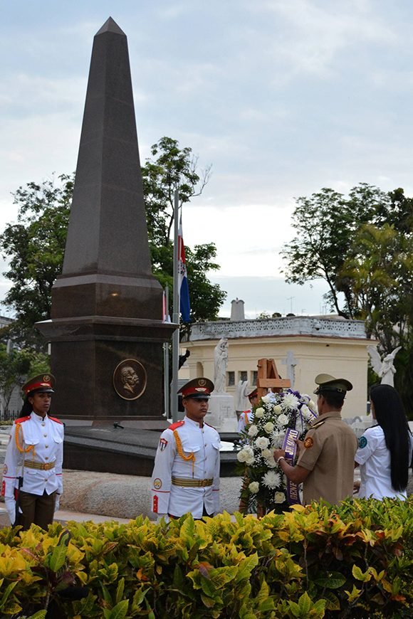 homenje-a-máximo-gómez-580x870