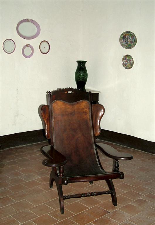 museo arte colonial butacas orejonas (Medium)