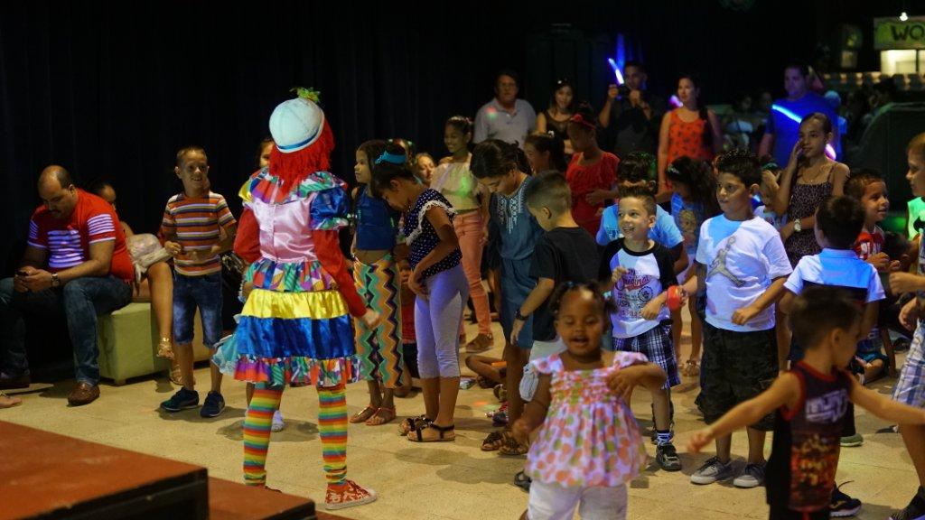 El tercer domingo de julio de cada año, la AAG celebra la Fiesta Infantil por el Día de los Niños, a la que junto con ellos asisten asociados y trabajadores