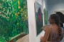 La exposición ¿Pintando el paisaje? de la destacada pintora colombiana Ana Mosseri resalta los intensos colores de la fría ciudad de Bogotá