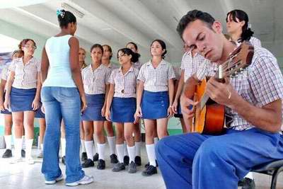 brigada-jose-marti-instructores-de-arte-cuba-foto-radioangulo