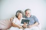 pareja-ancianos-tablet-pc_1150-7865