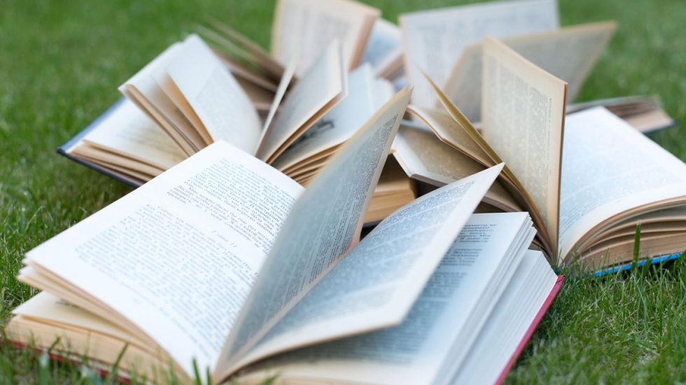 books-980x550-c-center
