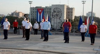 Homenaje a José Martí inicia celebración de trabajadores en Cuba. Foto: Prensa Latina.