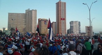 El pueblo de La Habana sale en defensa de la Revolución. Foto: Oscar Figueredo/Cubadebate.