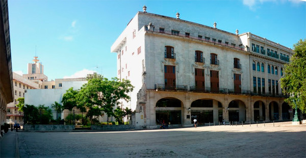 biblioteca-publica-ruben-martinez-villena-600