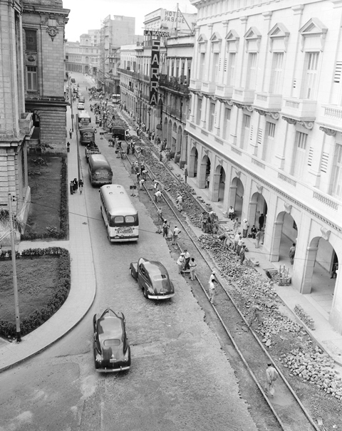 Calle Zulueta, desde San José a Teniente Rey, 1952