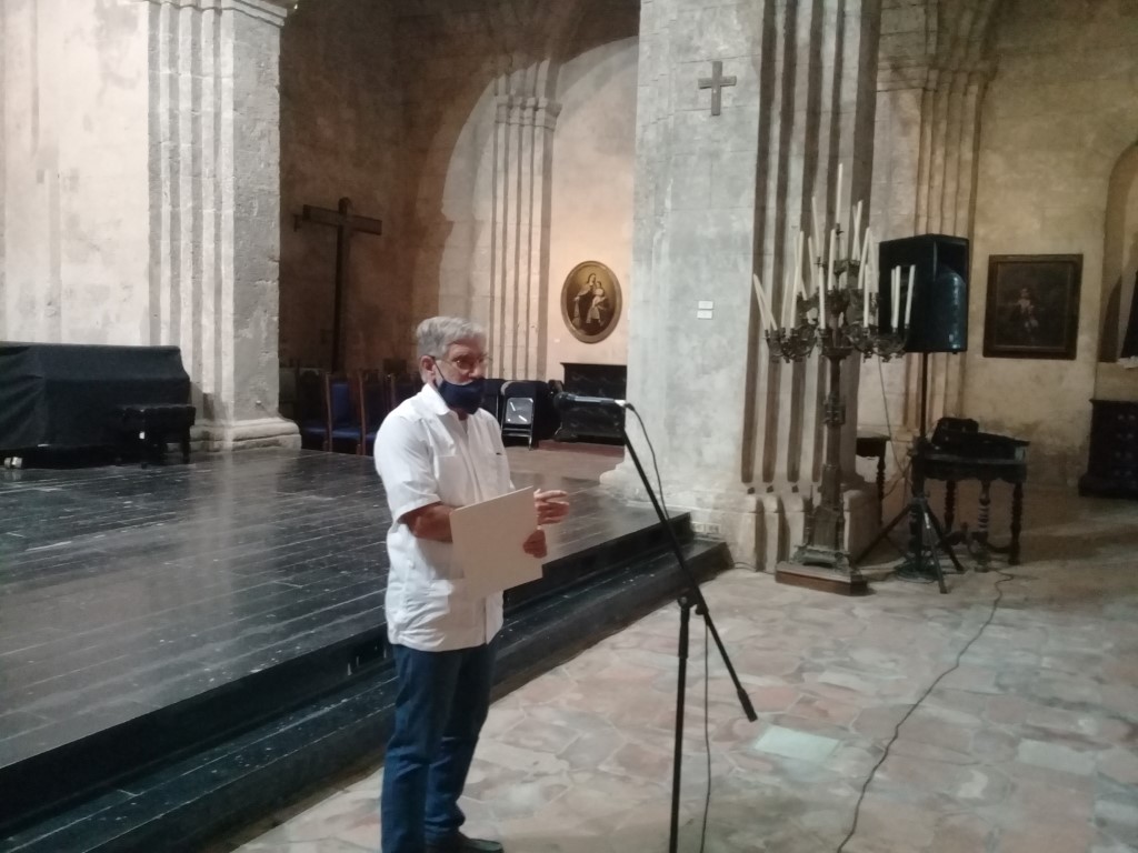 Director de la Escuela Taller de La Habana ingeniero Carlos Bauta Martín (Mediano)