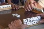 personas-jugando-domino-cubano