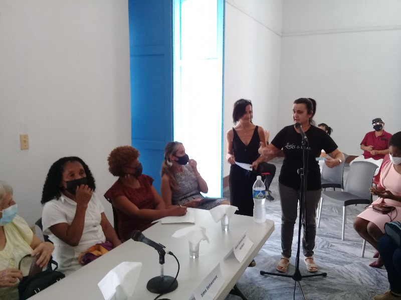 Perla Rosales le habla a las mujeres en la Casa Obra Pía_copy_800x600