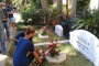 Jóvenes estudiantes de la Escuela de Oficios depositan ofrenda floral a Eusebio_copy_800x600