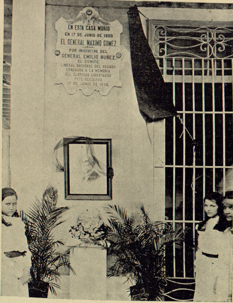 Acto de colocación de la lápida conmemorativa en el primer aniversario de la muerte de Gómez. El Fígaro, 1906