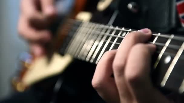 10-consejos-para-guitarristas-con-manos-pequenas