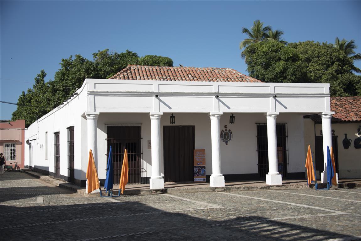 casa de la nacionalidad(Medium)