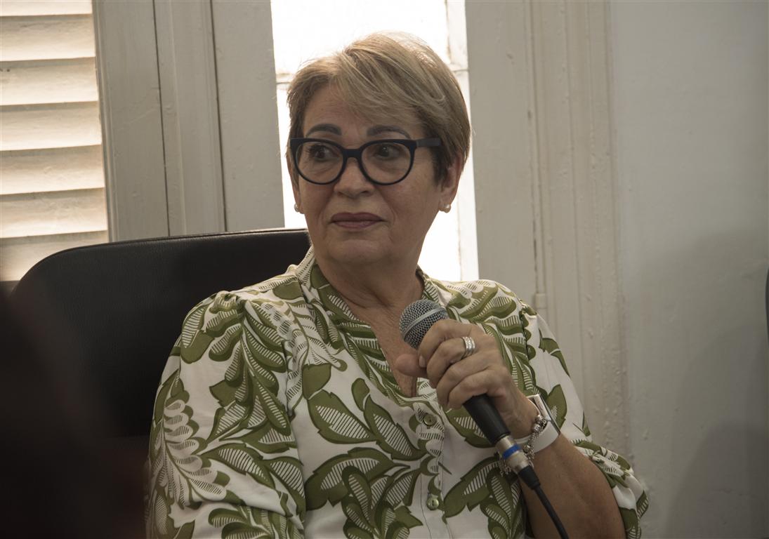 Ana Lourdes (Medium)